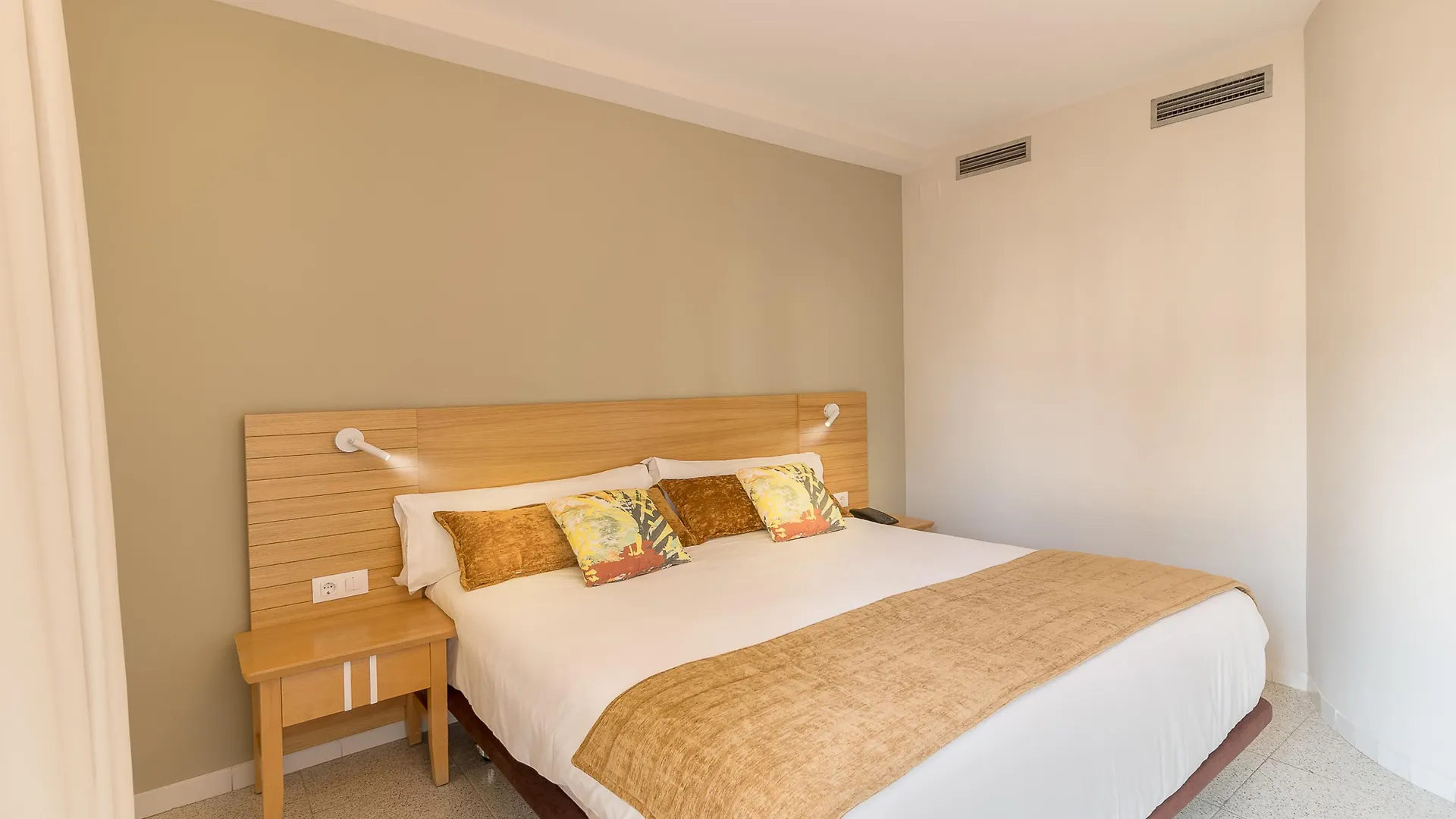 Hotel Livvo Koala Garden マスパロマス 4*,